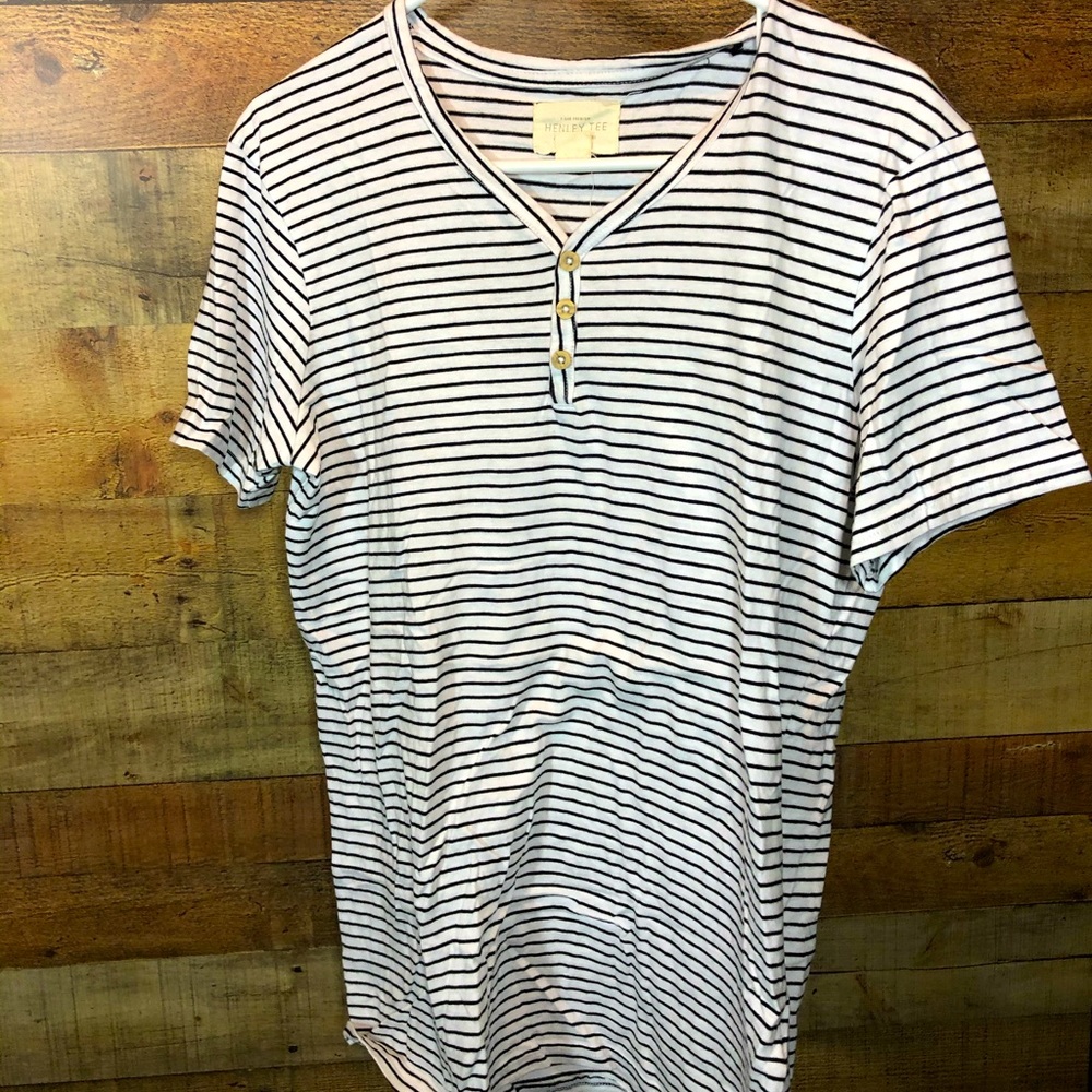 Men’s Stripped Henley Tee